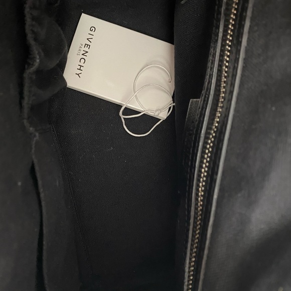 Givenchy Antigona Small Calf Leather - Picture 4 of 4